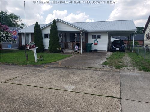 117 Dodd St, Poca, WV, 25159-9727 | Card Image