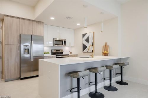 b-105-26600 Rosewood Pointe Dr, BONITA SPRINGS, FL, 34135-7582 | Card Image