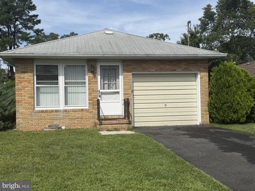 2 Acorn Rd, MANAHAWKIN, NJ, 08050-4902 | Card Image