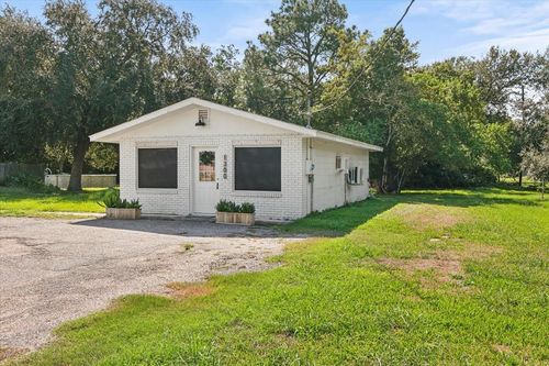 1300 S Kansas Ave, Anahuac, TX, 77514-1999 | Card Image