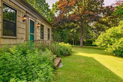 1111 Main St, Greenport, NY, 11944-1108 | Card Image