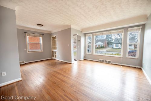 2224 N Connecticut Ave, Royal Oak, MI, 48073-4282 | Card Image