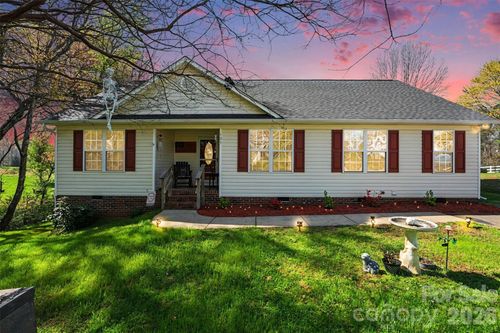 129 Falling Leaf Ln, Statesville, NC, 28677-2100 | Card Image