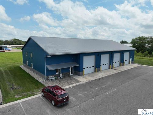 1072 S Victory Dr, Mankato, MN, 56001-5306 | Card Image