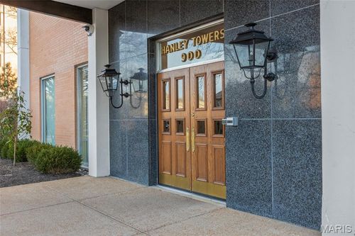 11b-900 S Hanley Rd, Saint Louis, MO, 63105-2668 | Card Image