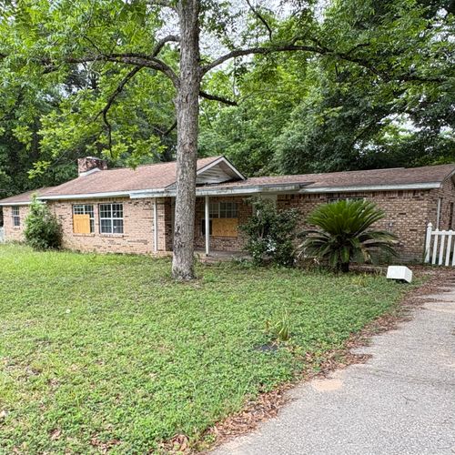 656 Mcclelland St, Crestview, FL, 32536-3950 | Card Image