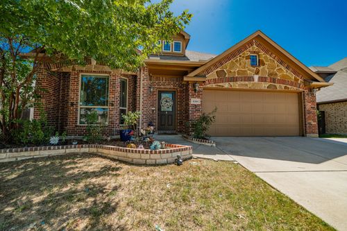 8300 Spitfire Trl, Aubrey, TX, 76227-1229 | Card Image