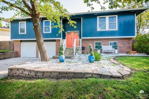 1304 Givens Rd, Manhattan, KS, 66503-2541 | Card Image