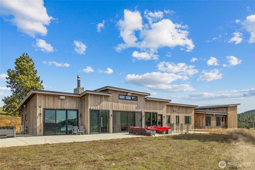 2697 Hidden Valley Rd, Cle Elum, WA, 98922-8781 | Card Image
