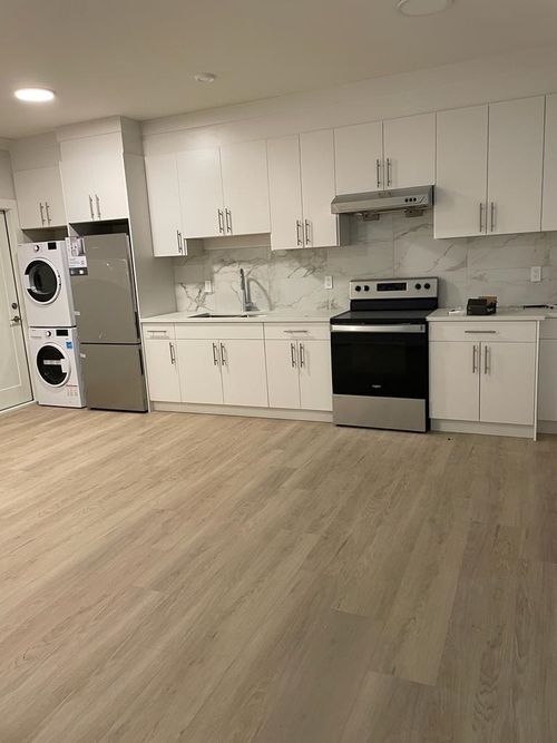 15655 77b Ave, Surrey, BC, V3S3P9 | Card Image