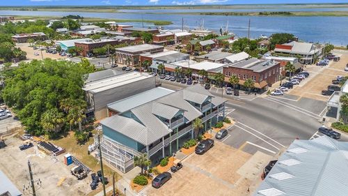 76 Market St, Apalachicola, FL, 32320 | Card Image
