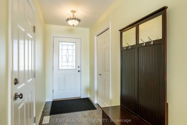 4369 Sixth St, House other with 4 bedrooms, 2 bathrooms and 2 parking in Petrolia ON | Image 6