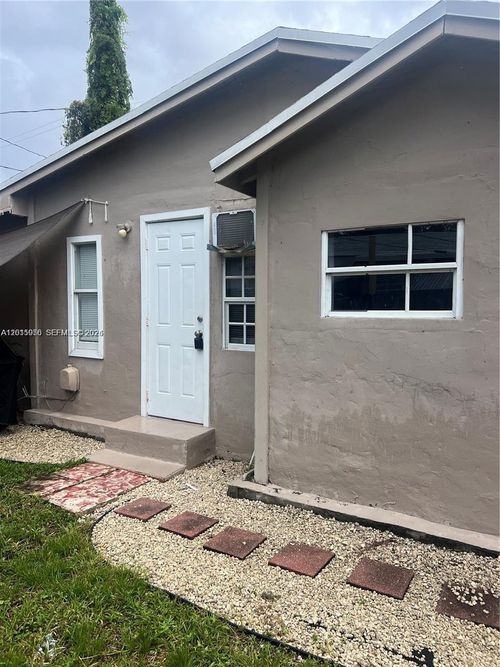 2-1937 Taylor St, Hollywood, FL, 33020-4512 | Card Image