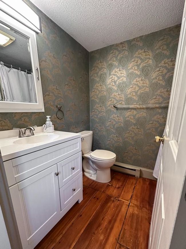 APT-5 - 13 Grove St, Condo with 3 bedrooms, 2 bathrooms and null parking in Kennebunk ME | Image 11