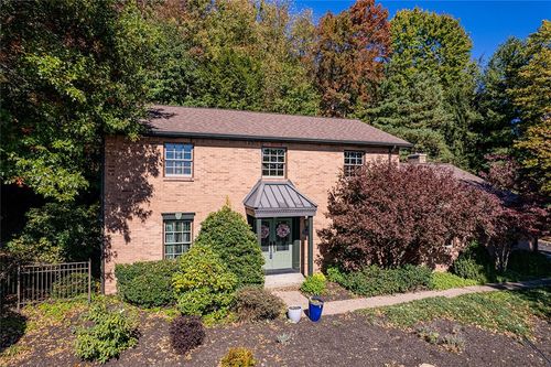 330 Elm Dr, Greensburg, PA, 15601-5715 | Card Image