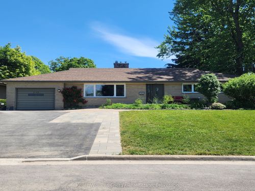 lower-737 Law St, Oshawa, ON, L1G4M3 | Card Image