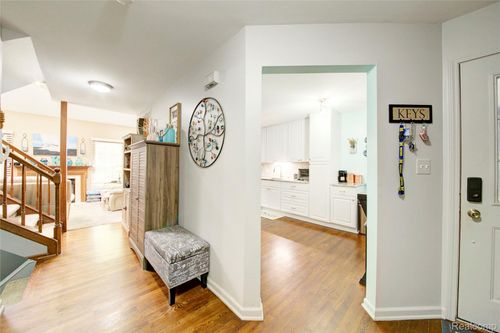 811 Woodridge Hills Dr, Brighton, MI, 48116-2401 | Card Image