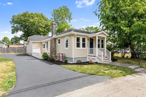 210 Promenade St, Barrington, RI, 02806-1119 | Card Image