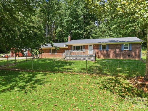 339 Indian Hills Loop, Waynesville, NC, 28786-6543 | Card Image