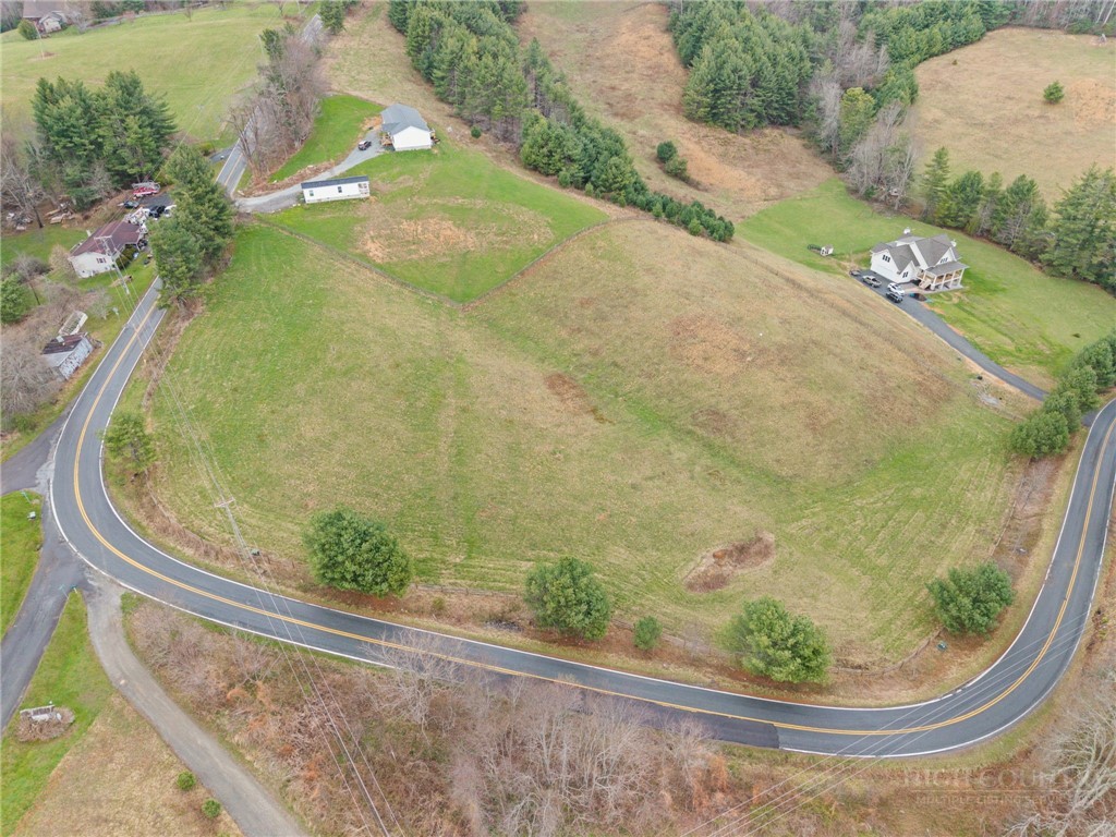 Land in Deep Gap 3
