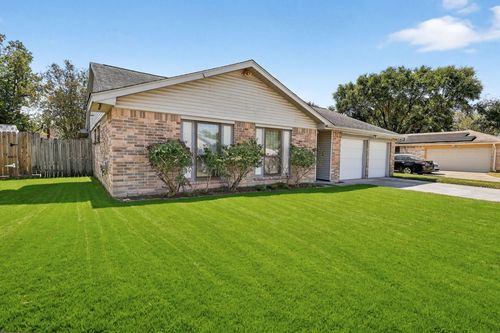11907 Medicine Bow Cir, Houston, TX, 77067-1115 | Card Image