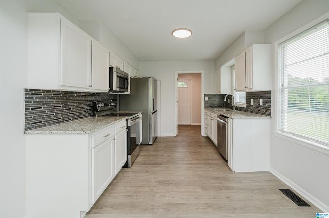 2033 E Lake Blvd, House other with 3 bedrooms, 2 bathrooms and null parking in TARRANT AL | Image 12