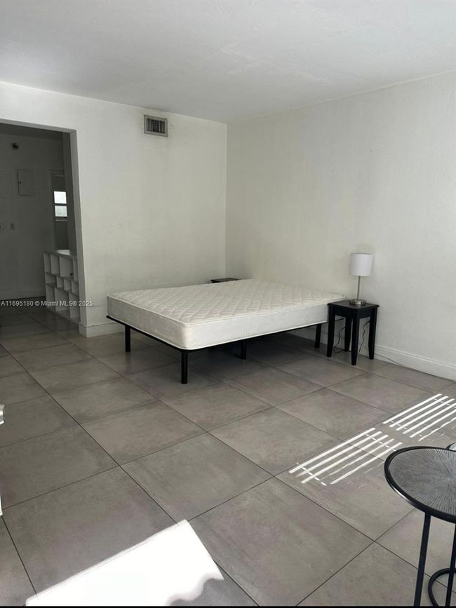 APT-4 - 653 Michigan Ave, Condo with 0 bedrooms, 1 bathrooms and null parking in Miami Beach FL | Image 4