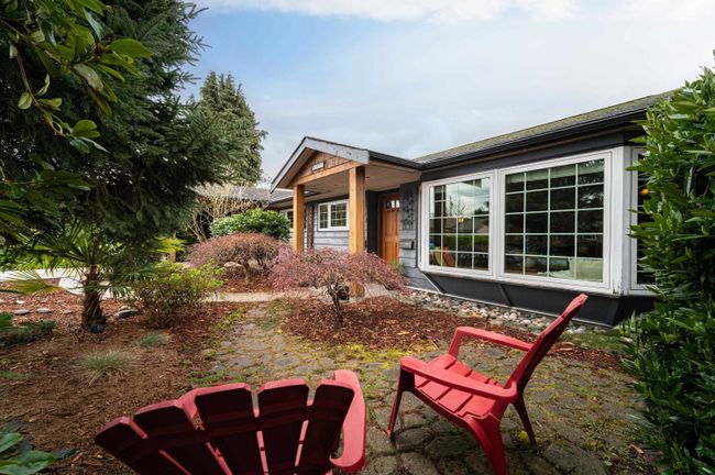 1325 Oakwood Crescent, House other with 3 bedrooms, 1 bathrooms and 3 parking in North Vancouver BC | Image 17