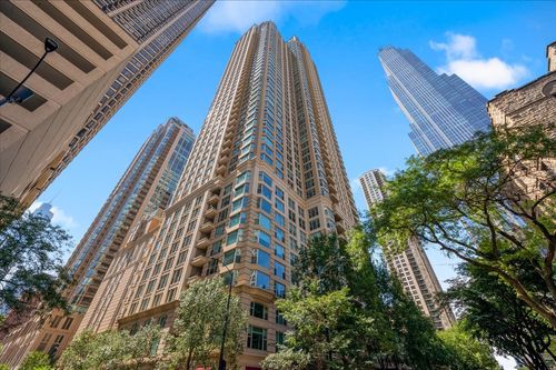 apt-605-25 E Superior St, Chicago, IL, 60611-2549 | Card Image