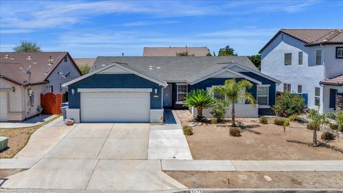 3673 N Denali Ave, Fresno, CA, 93727-7921 | Card Image
