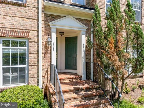 9812 Pickens Pl, MANASSAS PARK, VA, 20111-7000 | Card Image