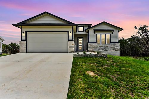 26 Quiet Meadow Cir, Wimberley, TX, 78676-2202 | Card Image
