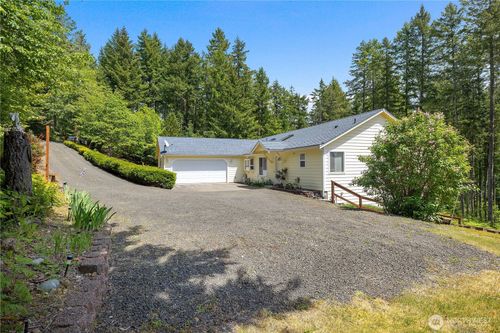40 N Pintail Pl, Hoodsport, WA, 98548-9560 | Card Image