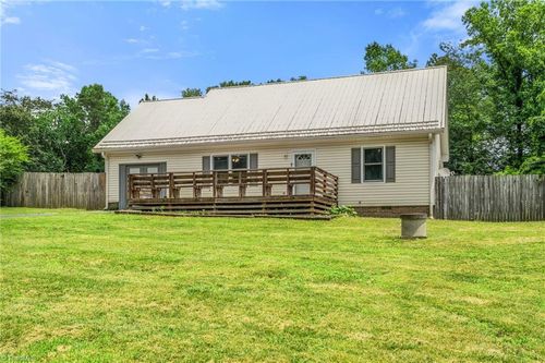 267 Pine Ridge Trl, Pinnacle, NC, 27043-9268 | Card Image
