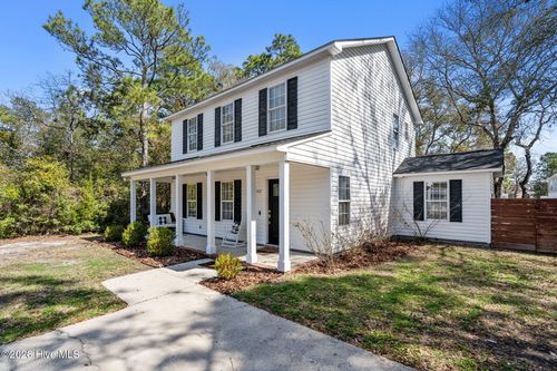 142 Ne 14th St, Oak Island, NC, 28465-6413 | Card Image