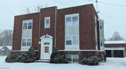 5205 Southern Blvd, Youngstown, OH, 44512-2204 | Card Image