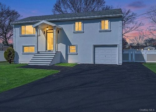 116 Southern Blvd, Hauppauge, NY, 11788-3524 | Card Image