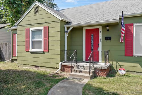 1308 Yale Ave, Tulsa, OK, 74112-6214 | Card Image