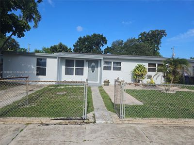 1012 Sw 22nd Ter, House other with 3 bedrooms, 2 bathrooms and null parking in Fort Lauderdale FL | Image 1