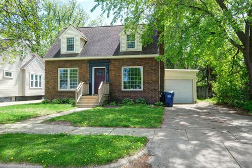 613 Floral Ave, Wausau, WI, 54403-6406 | Card Image