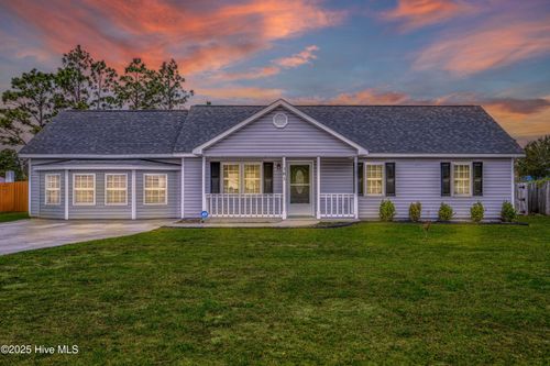 301 Foxtrace Ln, Hubert, NC, 28539-4413 | Card Image
