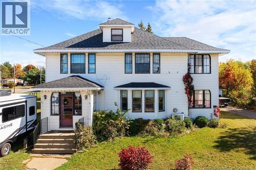 {{alt}} | Card Image