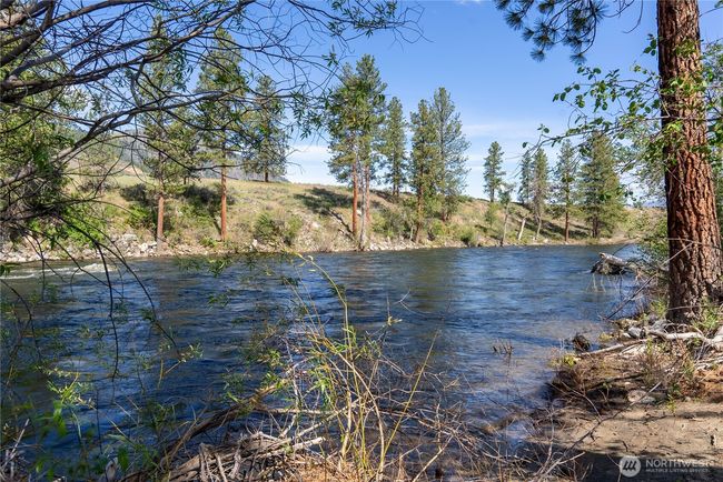 No worries about flooding with this riverfront! | Image 14