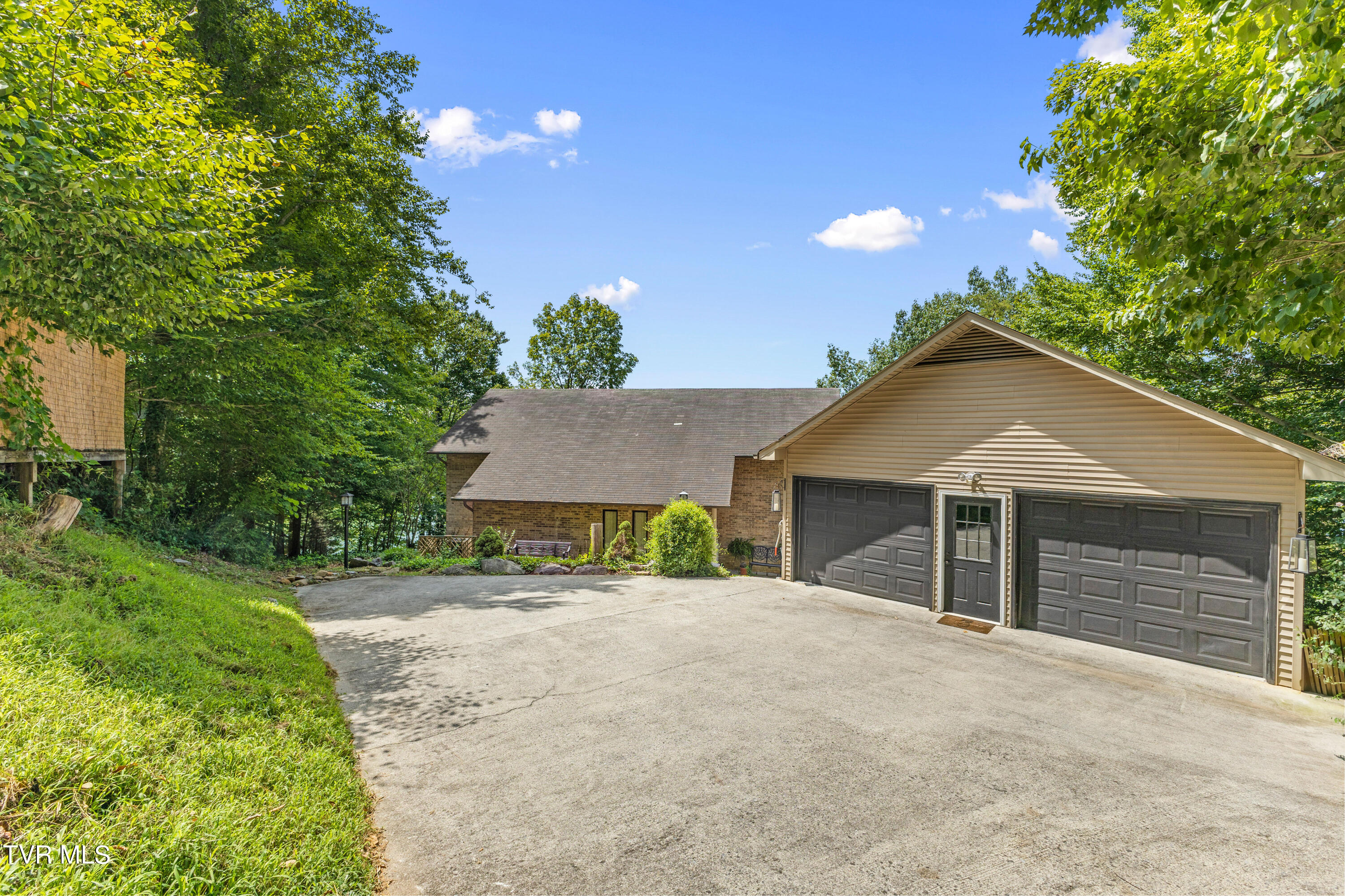 Allison Cove Trl, Piney Flats, TN 37686