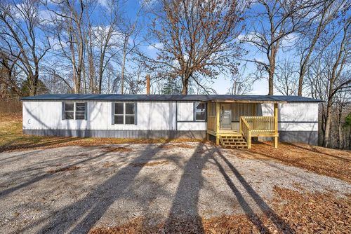 2696 Doran Rd, Sparta, TN, 38583-2712 | Card Image