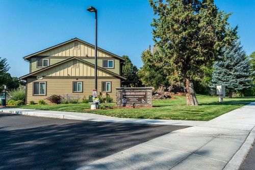 2050 Sw Timber Ave, Redmond, OR, 97756-9621 | Card Image