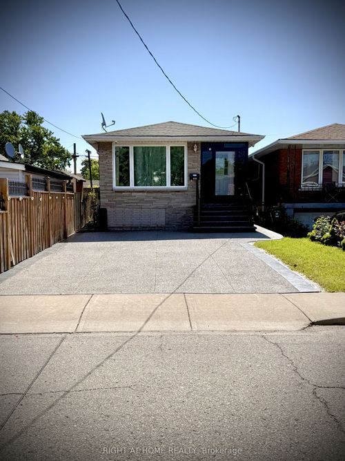 640 Tate Ave, Hamilton, ON, L8H6L3 | Card Image