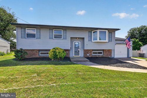 211 Hobart Dr, CLEMENTON, NJ, 08021-4938 | Card Image