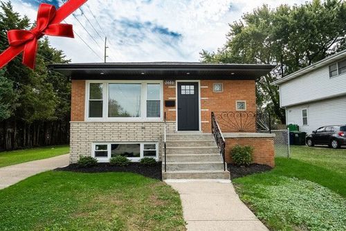 2601 W 98th Pl, Evergreen Park, IL, 60805-3233 | Card Image