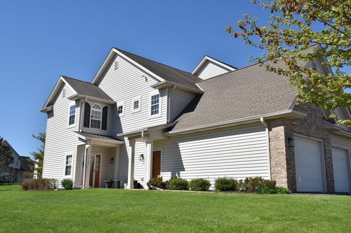 1709 Woodland Way, Slinger, WI, 53086-9060 | Card Image